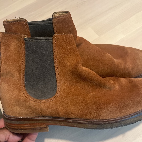 Clarks Suede Chelsea Boots - Picture 1 of 3